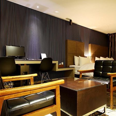 Uijeongbu Latree Hotel Bagian luar foto