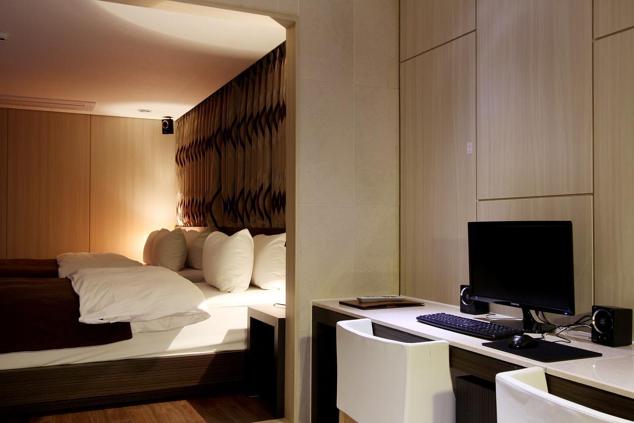 Uijeongbu Latree Hotel Bagian luar foto