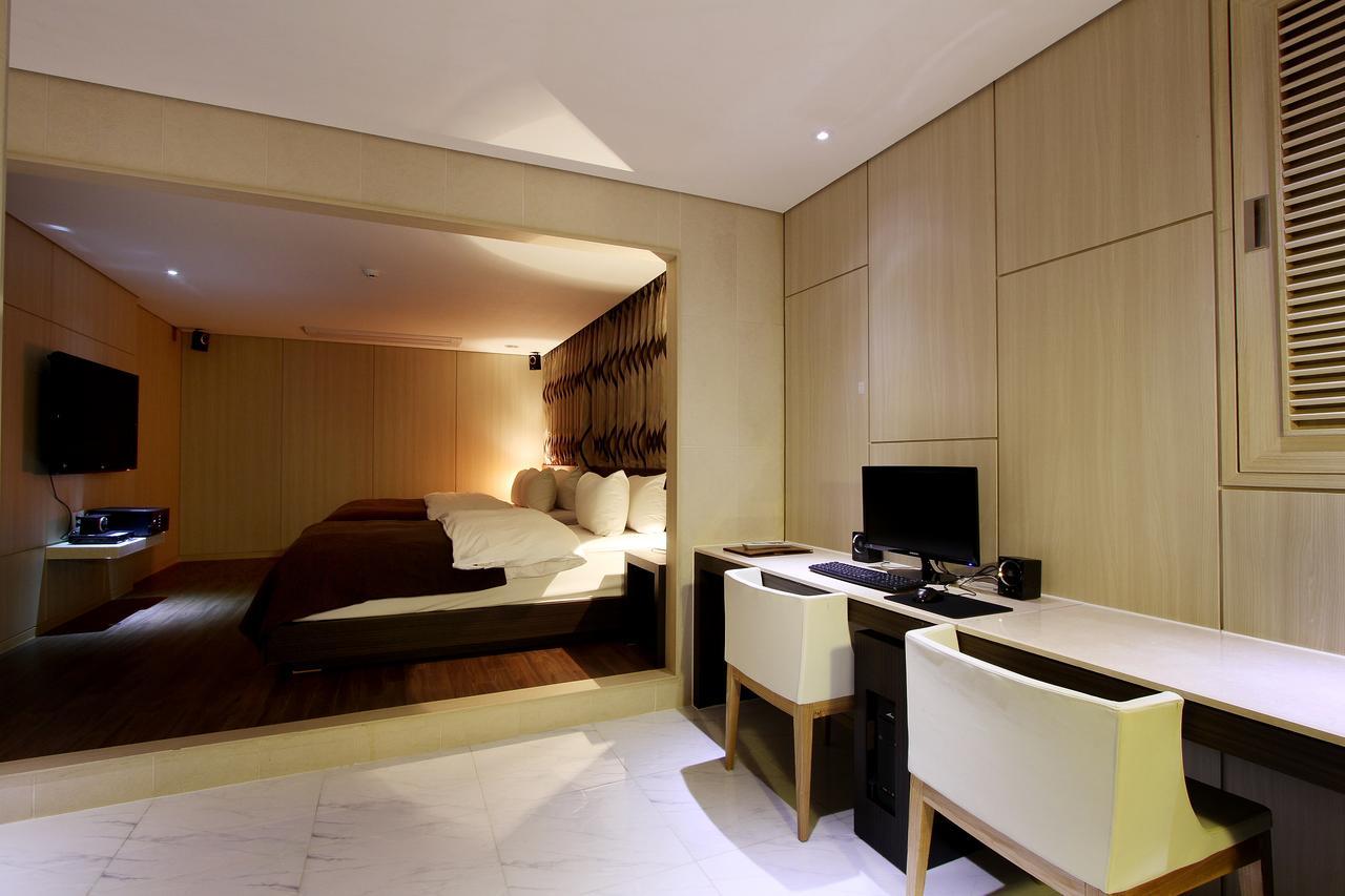Uijeongbu Latree Hotel Bagian luar foto
