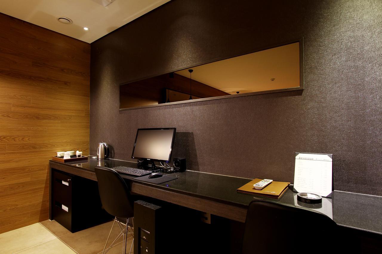 Uijeongbu Latree Hotel Bagian luar foto