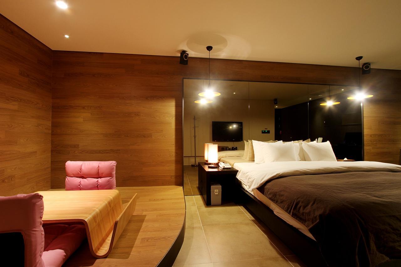 Uijeongbu Latree Hotel Bagian luar foto