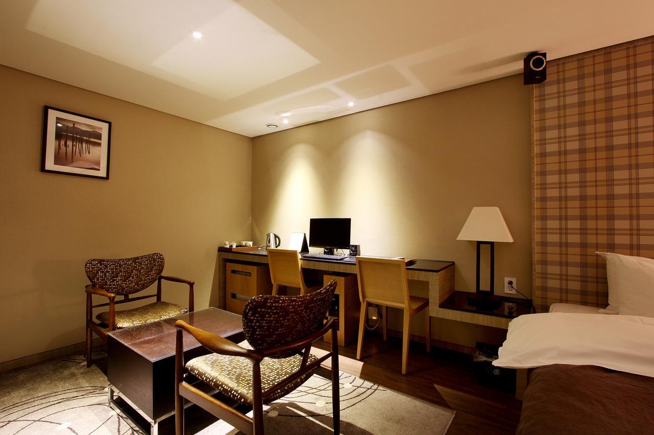 Uijeongbu Latree Hotel Bagian luar foto