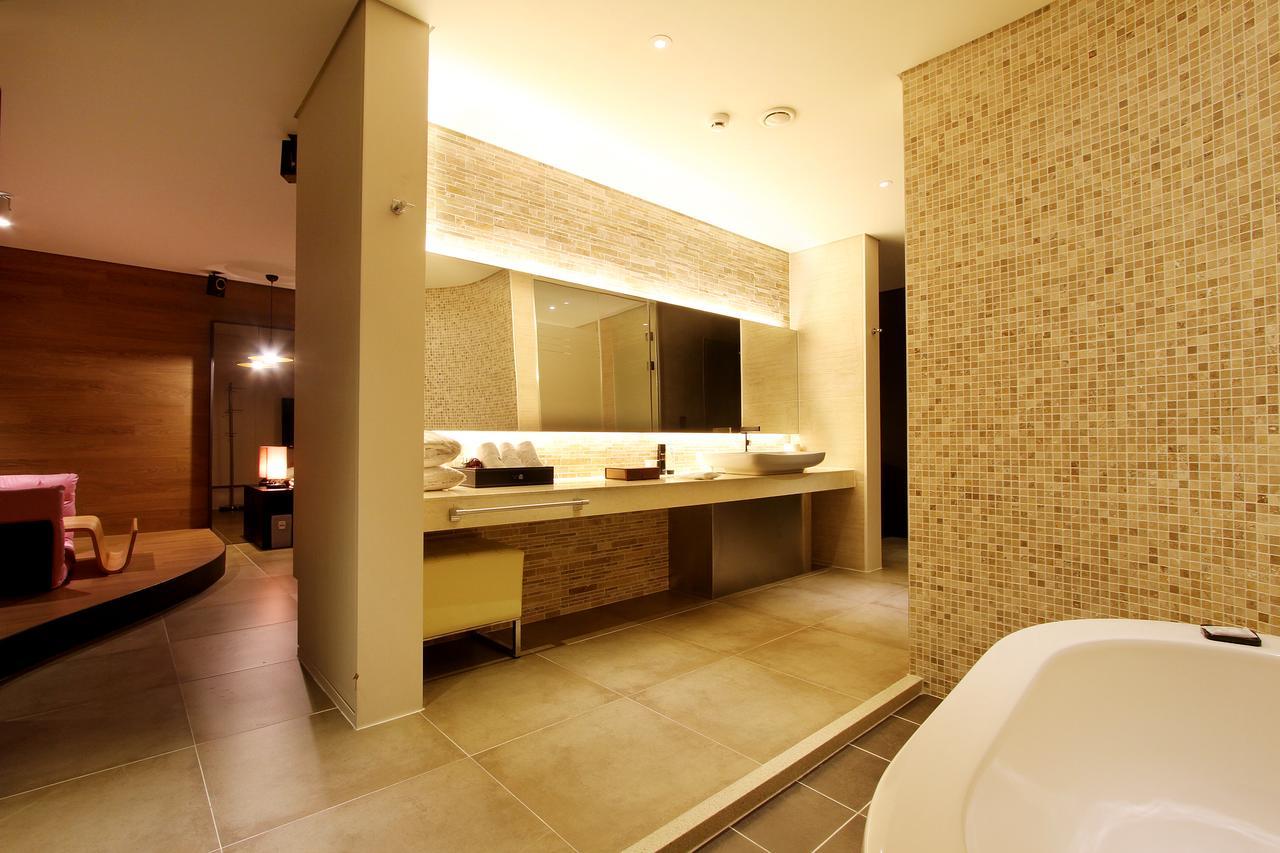 Uijeongbu Latree Hotel Bagian luar foto