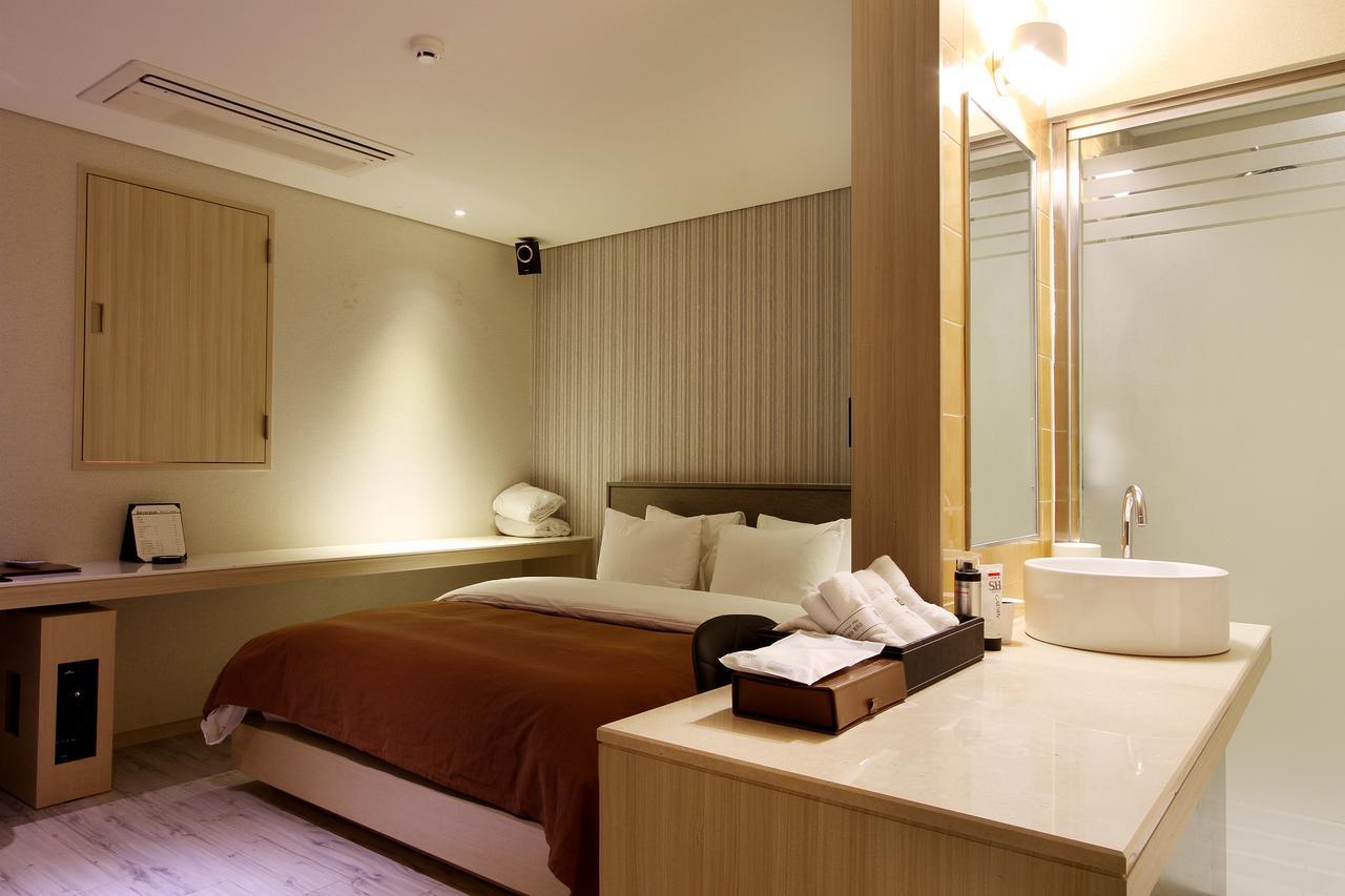 Uijeongbu Latree Hotel Bagian luar foto