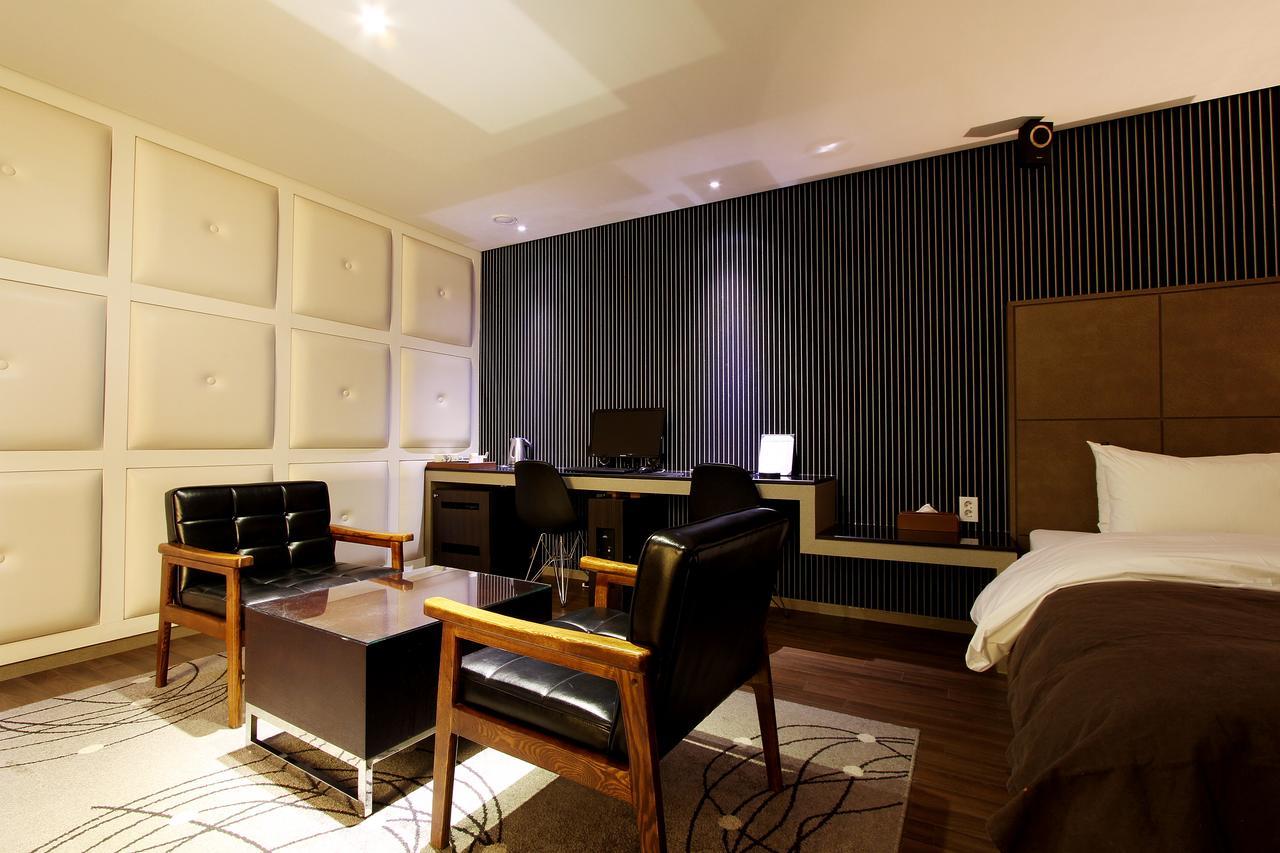 Uijeongbu Latree Hotel Bagian luar foto