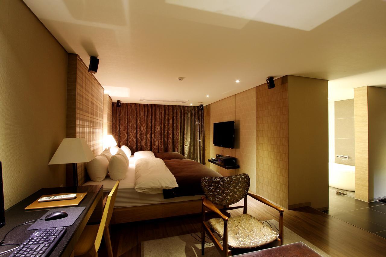 Uijeongbu Latree Hotel Bagian luar foto