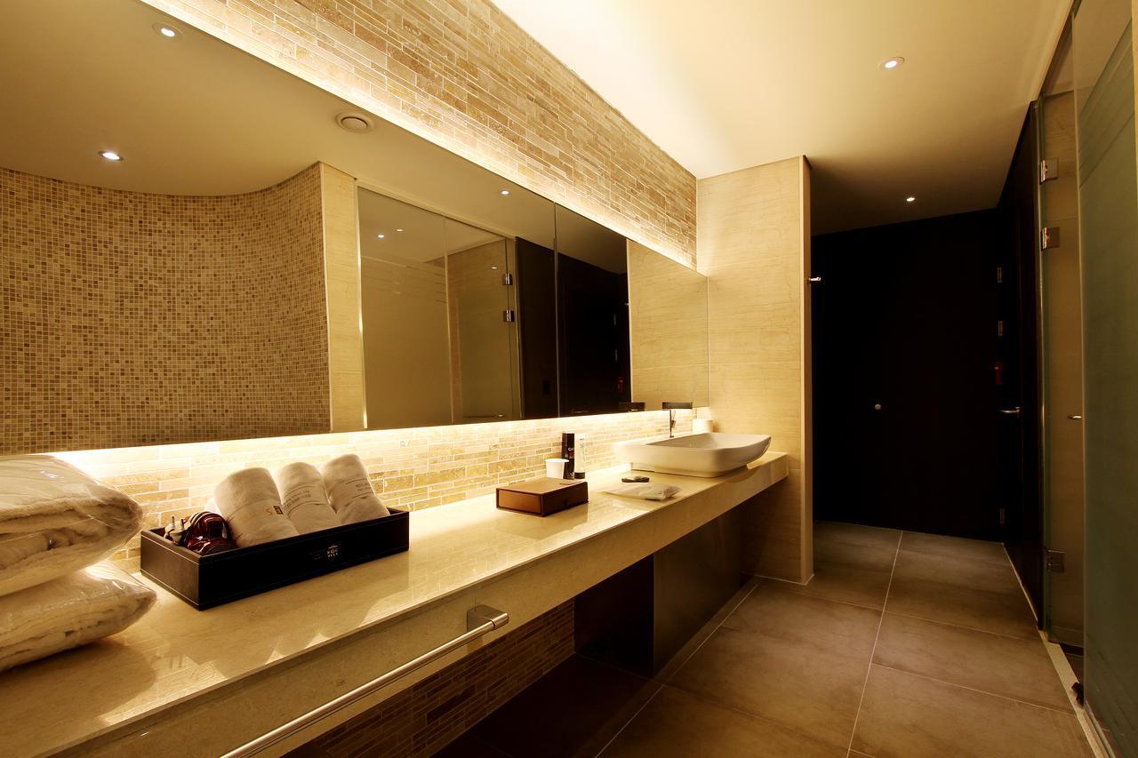 Uijeongbu Latree Hotel Bagian luar foto