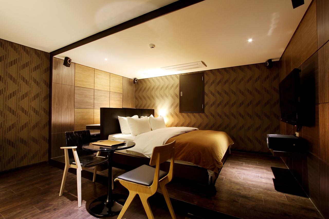 Uijeongbu Latree Hotel Bagian luar foto
