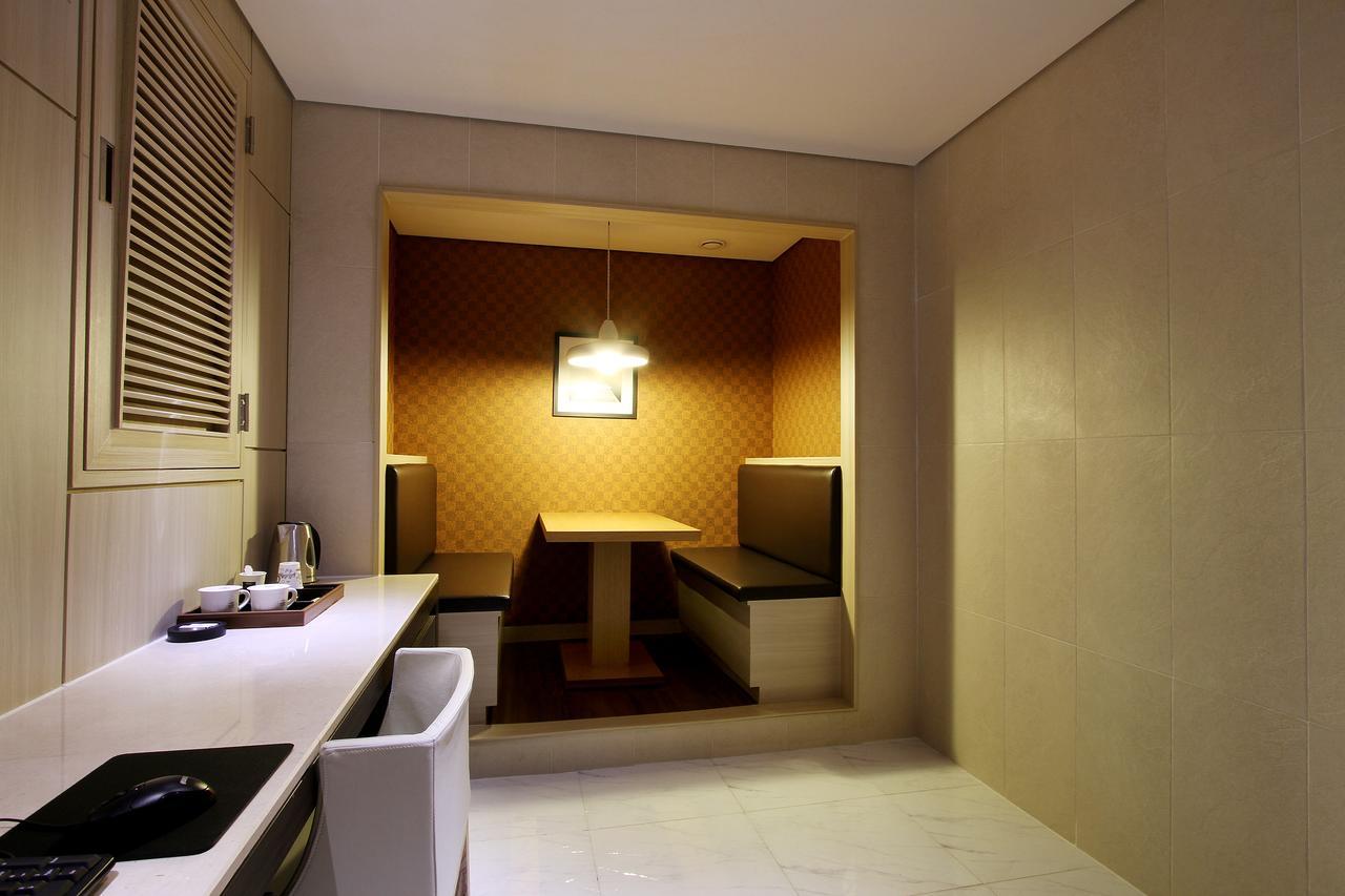 Uijeongbu Latree Hotel Bagian luar foto