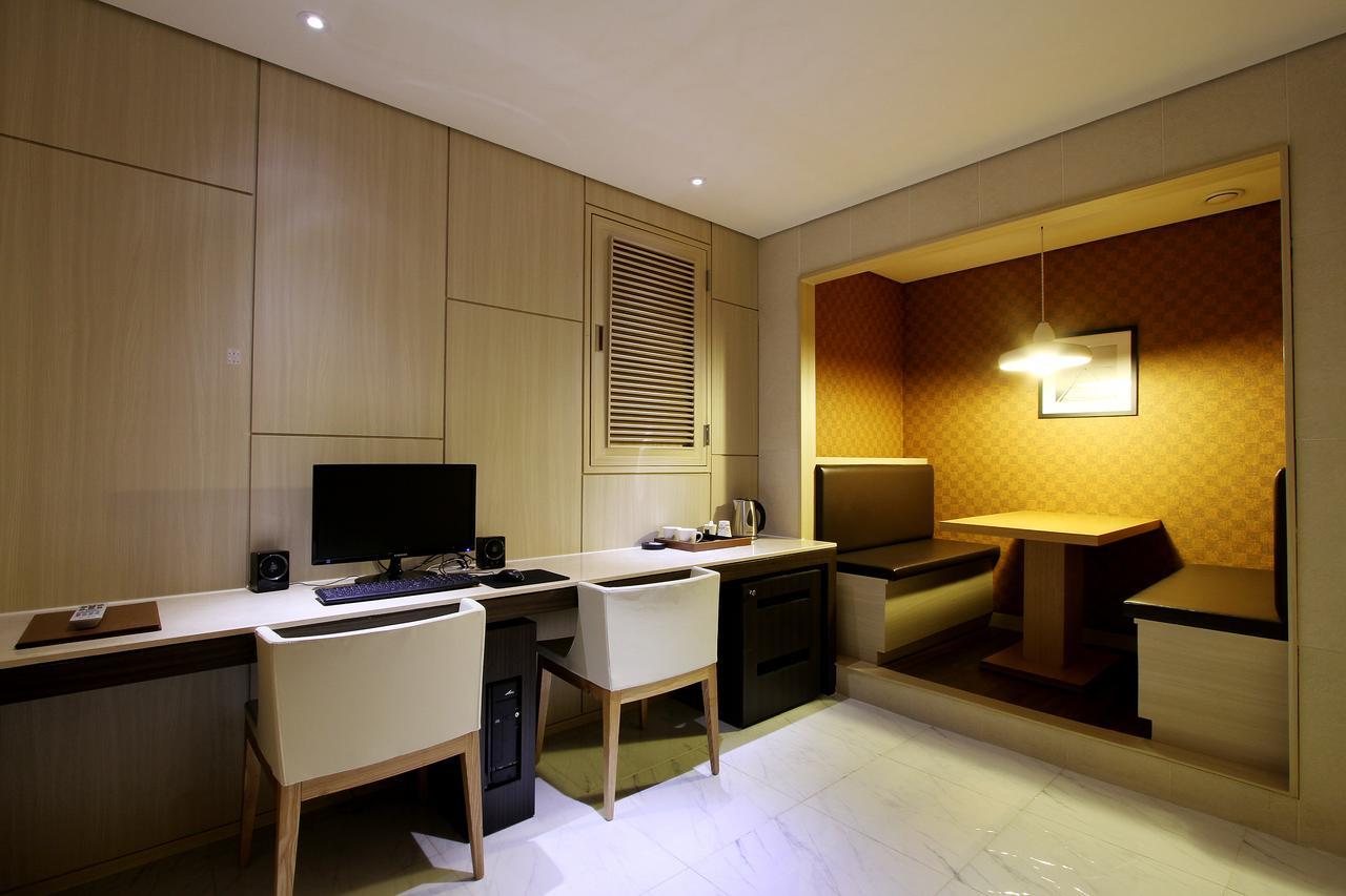 Uijeongbu Latree Hotel Bagian luar foto