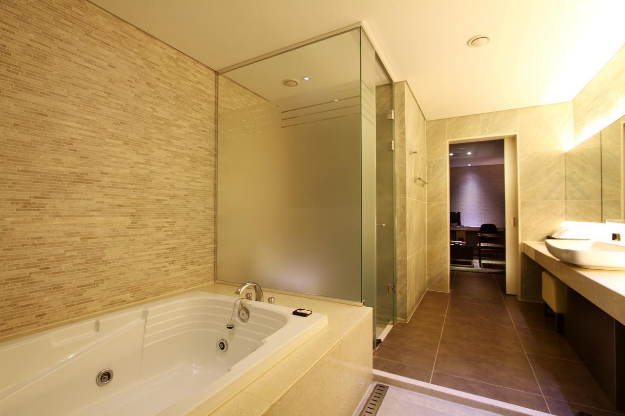 Uijeongbu Latree Hotel Bagian luar foto