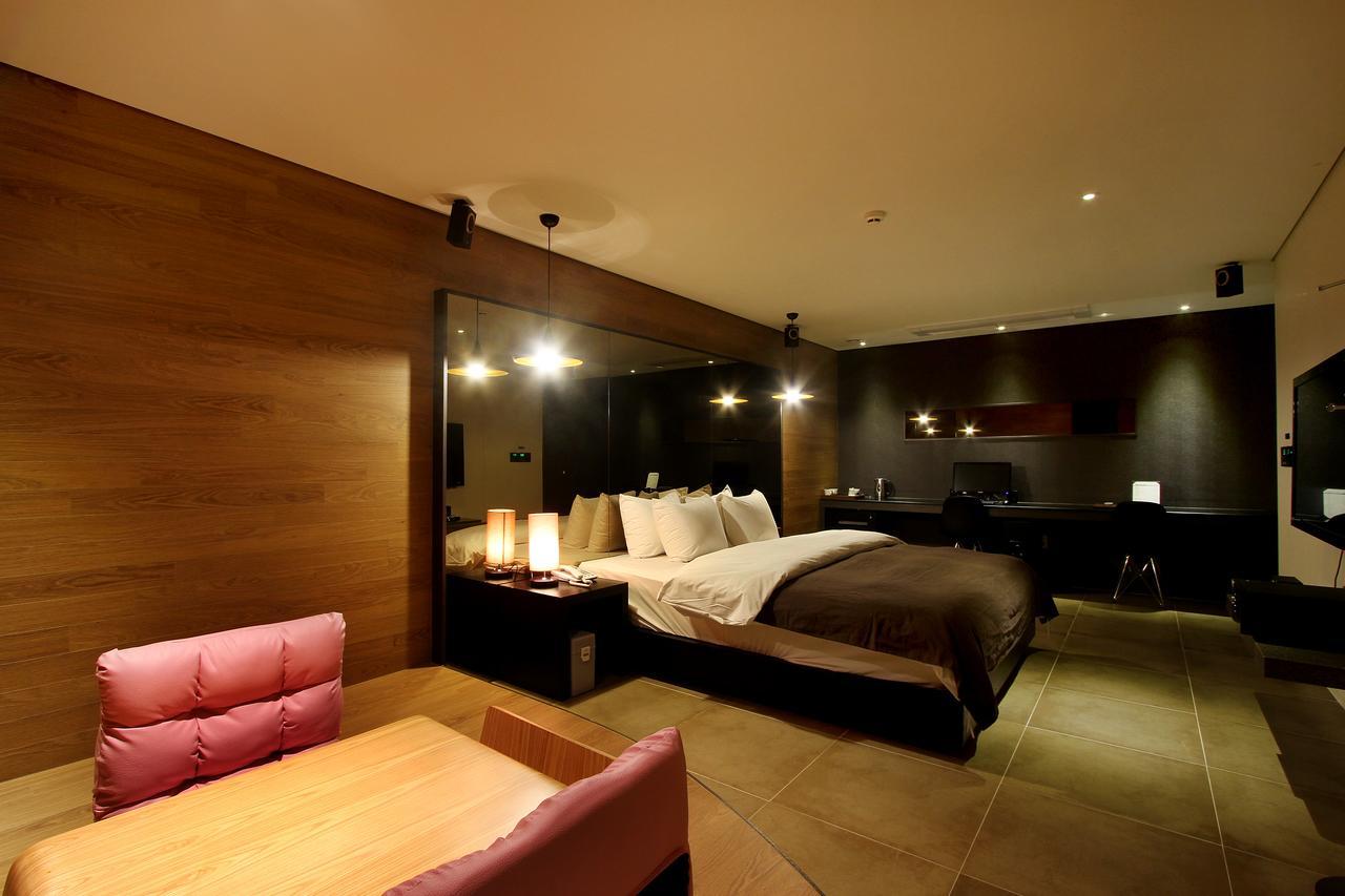 Uijeongbu Latree Hotel Bagian luar foto