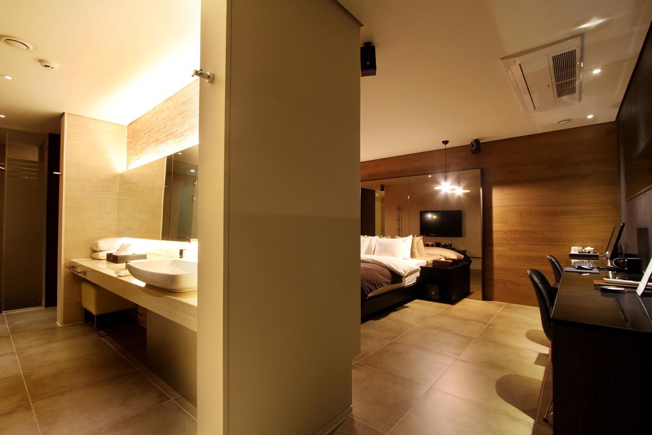 Uijeongbu Latree Hotel Bagian luar foto
