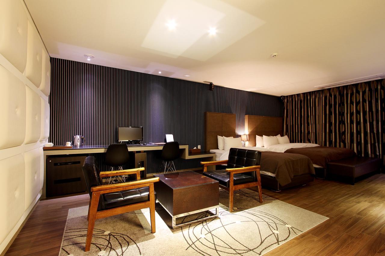 Uijeongbu Latree Hotel Bagian luar foto