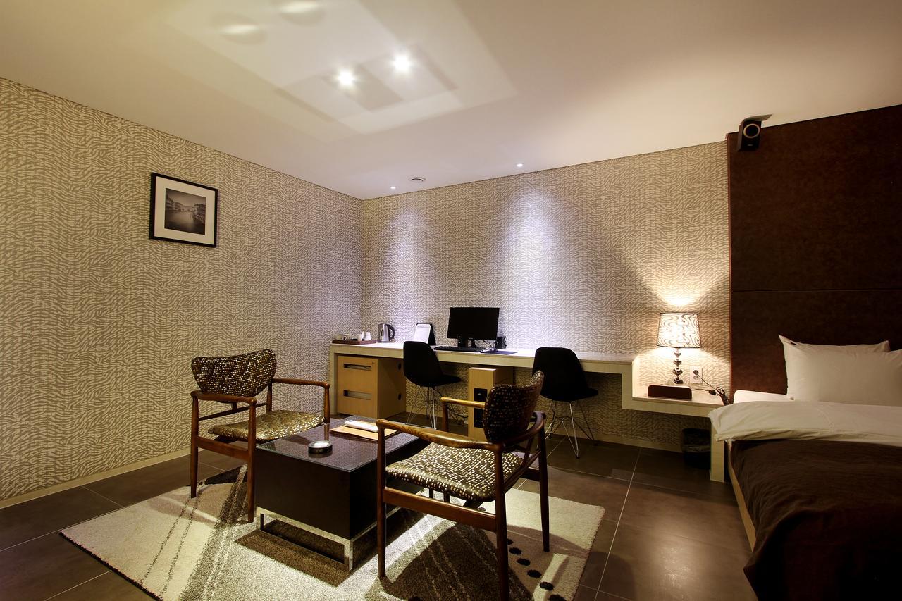 Uijeongbu Latree Hotel Bagian luar foto